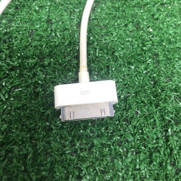 Apple 30-Pin to USB Cable - White - Picture 2 of 5